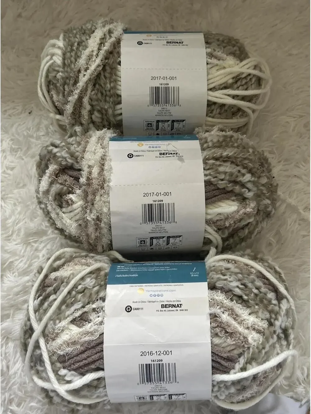 Bernat Baby Bundle Super Bulky Yarn 4-Textures Taupe Nest 207 Yds, 3 Skeins - Picture 2 of 5